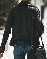 Slick Chick – Beschichtete Motorradjacke aus Kunstleder – Schwarz